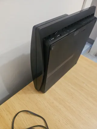 PlayStation 3 Sony con 2 controller