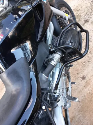 BMW R1150R con maletas