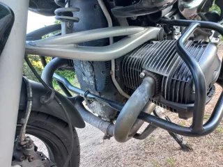 BMW R1150R con maletas