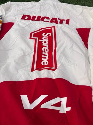 Chaqueta Supreme x Ducati Blanca y Roja