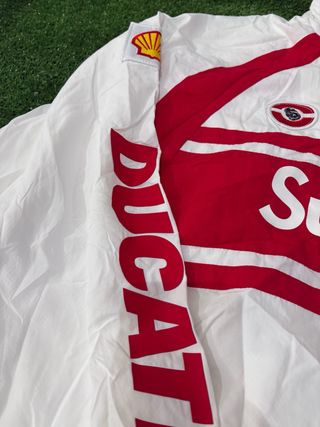 Chaqueta Supreme x Ducati Blanca y Roja