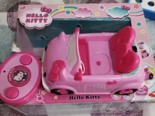 Coche teledirigido Hello Kitty rosa