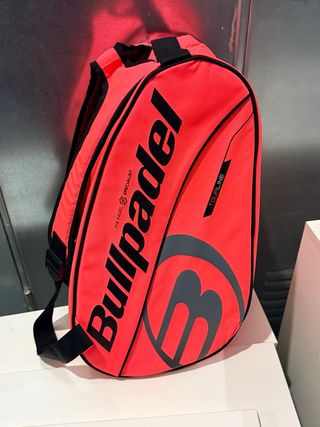 Mochila Bullpadel + 2 palas pádel