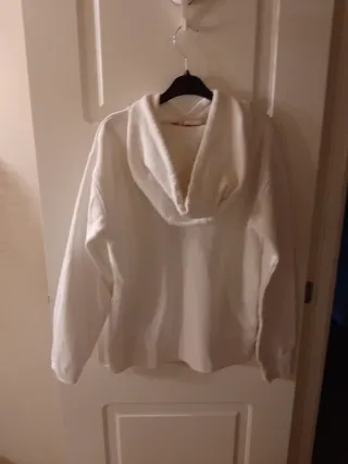 Sudadera Blanca con Dibujo de León