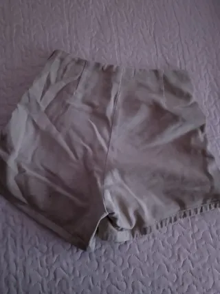 Falda pantalón Stradivarius negra y beige