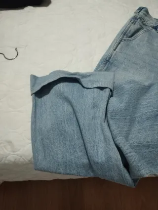 Pantalón vaquero Stradivarius Talla 34