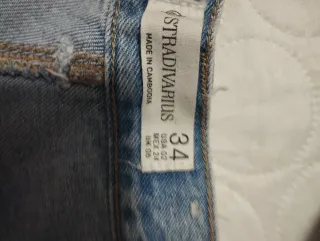 Pantalón vaquero Stradivarius Talla 34