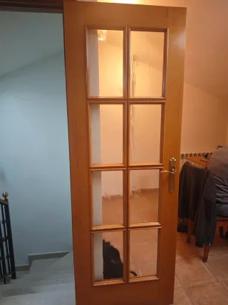 Puerta madera maciza