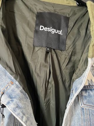 Abrigo Mickey Mouse Denim y Acolchado