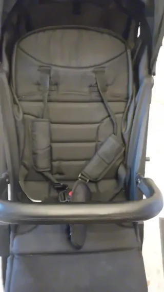 Silla carro  bebé ,fácil de plegar y transportar.