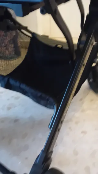 Silla carro  bebé ,fácil de plegar y transportar.