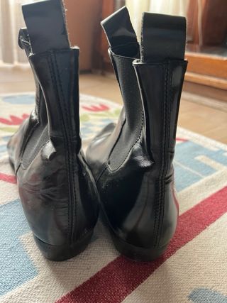 Botines charol negros punta fina