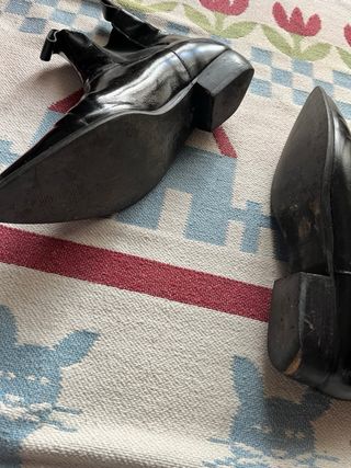 Botines charol negros punta fina