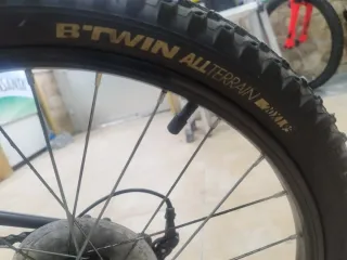 Bicicleta infantil B'TWIN 20 pulgadas