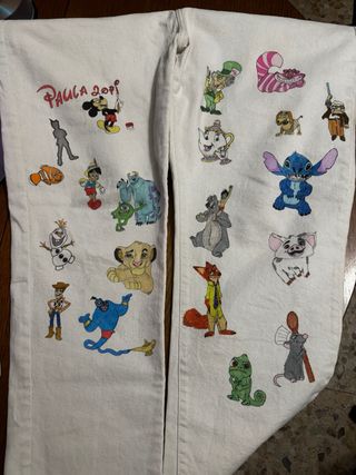 Pantalón vaquero pintado a mano Disney