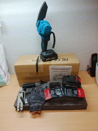 Mini motosierra 6 pulgadas con 2 baterías Lithium