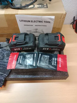 Mini motosierra 6 pulgadas con 2 baterías Lithium