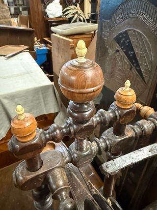 Arcolaio funzionante in legno