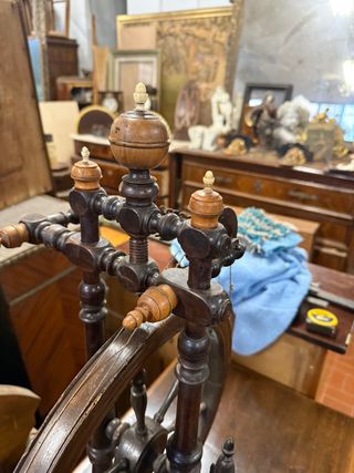 Arcolaio funzionante in legno