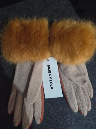 Guantes de lana con pompón