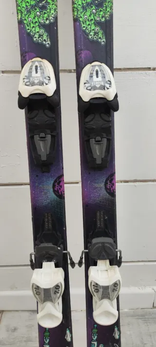 Esquís K2 infantiles 136 cm