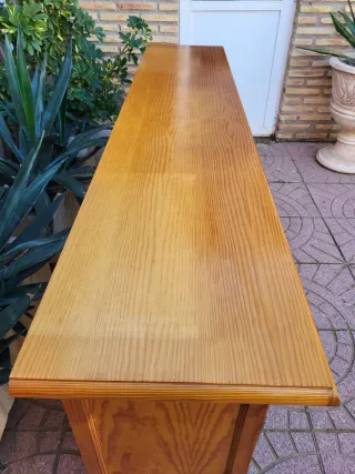 Aparador de pino macizo
