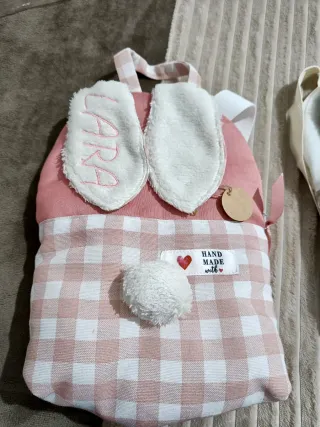 Mochila infantil con orejas de conejo