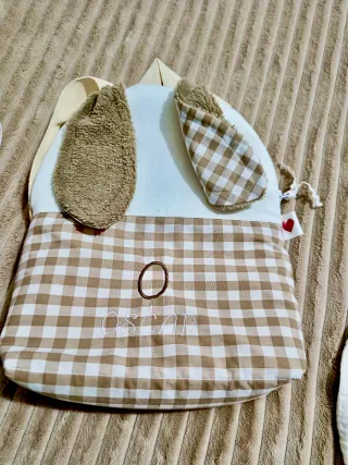 Mochila infantil con orejas de conejo