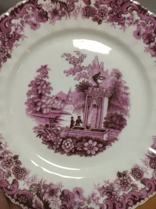 Juego de tazas y platos de porcelana