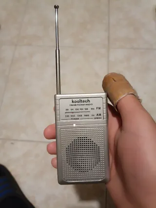 Radio Portátil FM/AM Plata