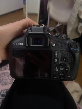 Cámara Canon EOS 2000D Reflex