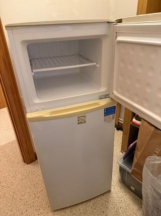 Nevera pequeña blanca Candy PRECIO NEGOCIABLE