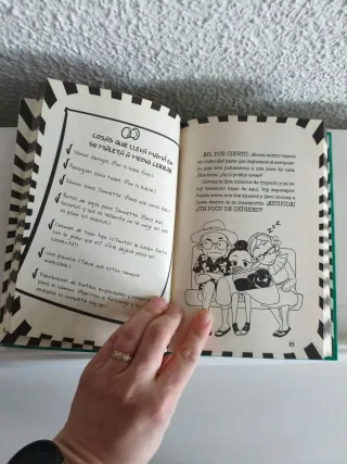 2 Libros "El mundo de clodett" + 7 años