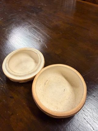 Porta pastiglie in terracotta di Signa