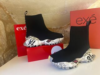 Deportivas Exé Negras y Multicolor