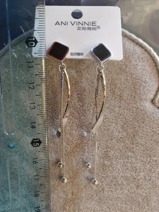 Pendientes largos plateado y negro