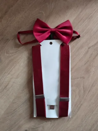 Conjunto infantil pajarita y tirantes burdeos