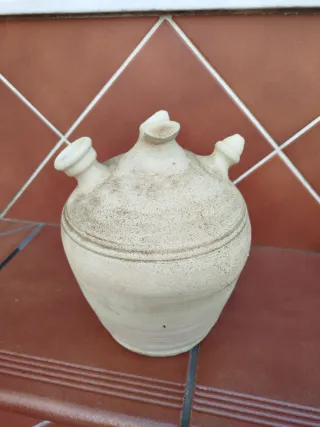 Botijos antiguos de barro