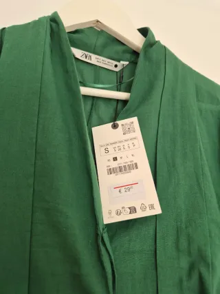Camisa Zara verde con lazo