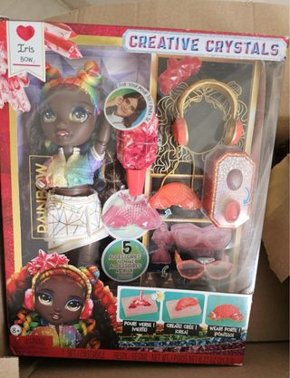 Muñeca Rainbow High Iris Creative Crystals