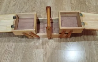 Costurero antiguo de madera