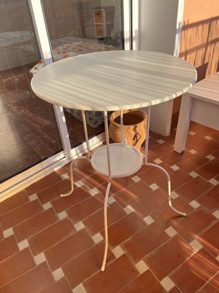 Tavolo da giardino rotondo in metallo