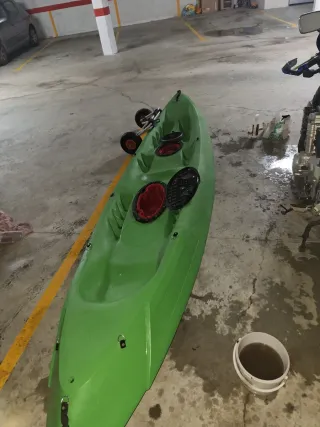 Kayak 2 personas + 2 remos + carro