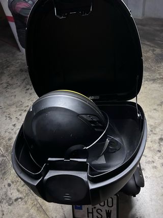 Kymco Agility 125cc con baúl SHAD