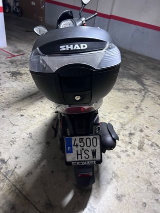 Kymco Agility 125cc con baúl SHAD