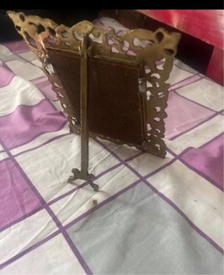 Portafotos dorado labrado