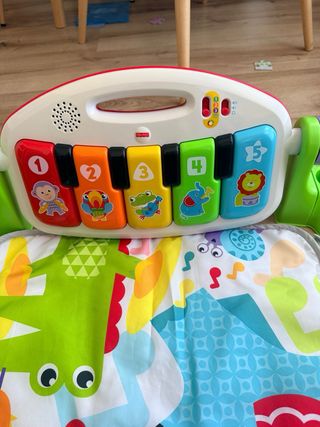Parque infantil Fisher Price piano y gimnasio