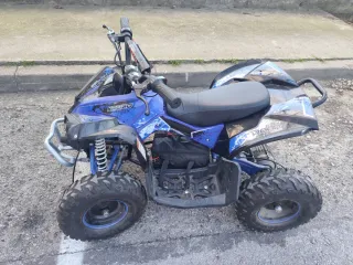 Quad eléctrico infantil