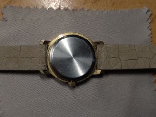 Reloj de pequeño tamaño para mujer.