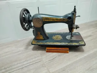 Máquina de coser Singer antigua